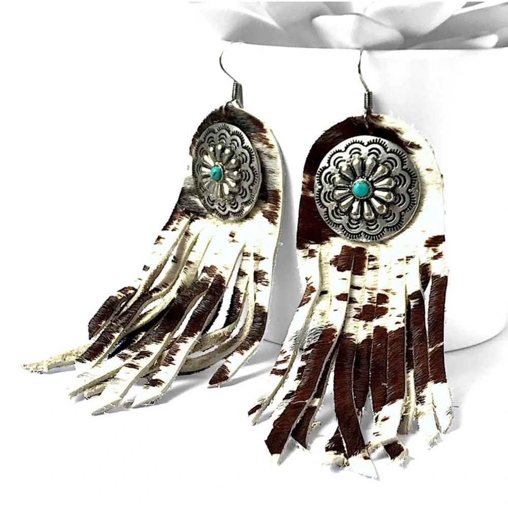 1 LEFT! Handmade Genuine Leather Fur Tassel Conch Dangle Earrings - Picture 1 of 5